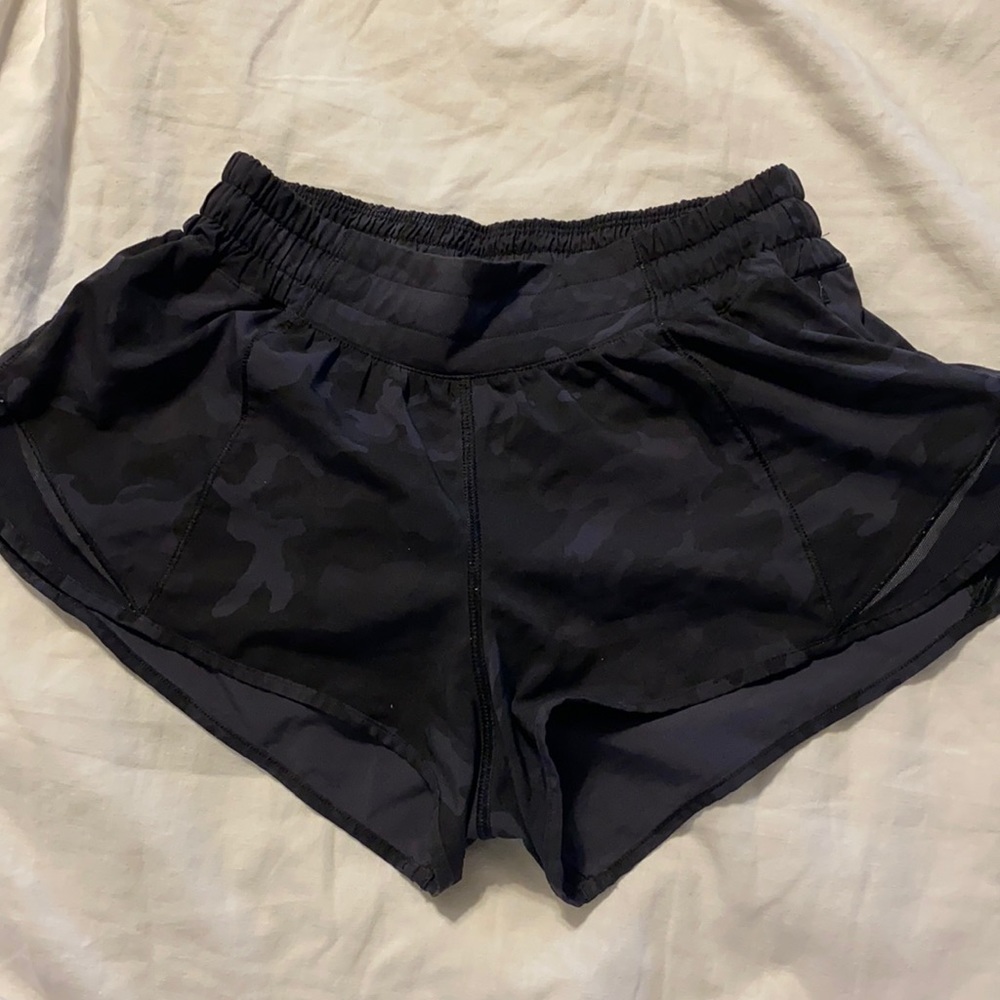 Lululemon Black camo Hotty hot